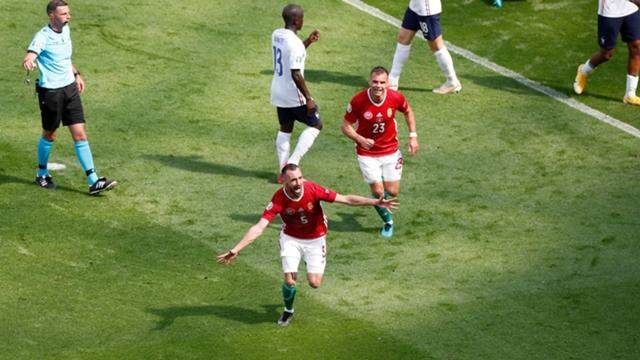 云开体育-法国陷入阵地战泥沼爆冷战平 中卫位置问题最大？