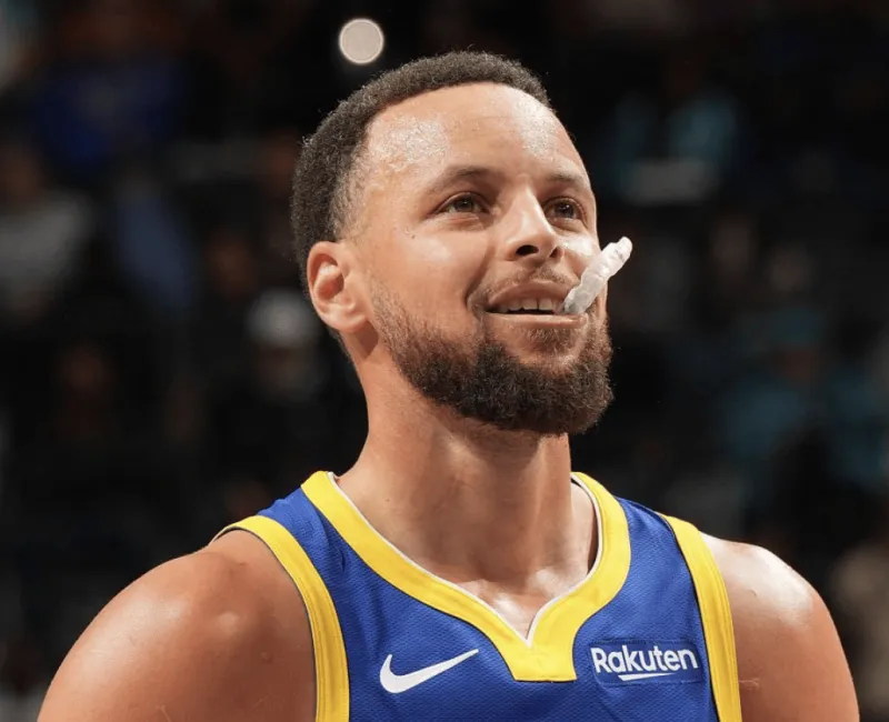 云开体育官网-Amick：库里一直在幕后积极推动复出，希望在附加赛前找节奏